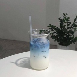 Iced Butterfly Pea Flower Tea Milk