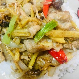 ข้าว หมูผัดขิง