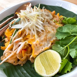 ผัดไทประตูข้าง