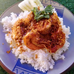ข้าวกุ้งทอดกระเทียม