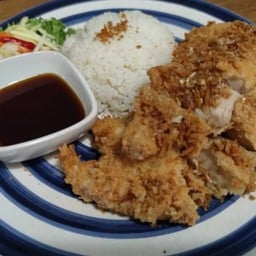 ข้าวหน้าหมูซอสน้ำปลา Freid pork with fish sauce