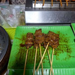 เนื้อโคขุนย่าง ตลาดรถไฟ