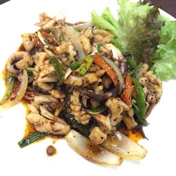 หมึกผัดน้ำพริกเผา
