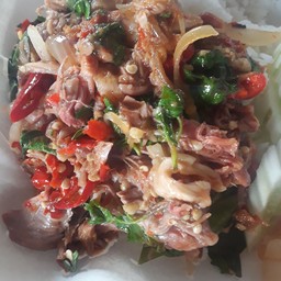 ข้าวกะเพราขาหมู