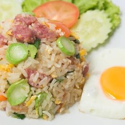 ข้าวผัดแหนม