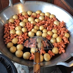 ลูกชิ้นปลาระเบิดเศรษฐเรือทอง ข้างหลังห้างอิมพิเรียล สำโรง( อิมไนท์มาร์เก็ต)