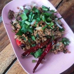 ก้อยหมูมะนาวคั่วสุก