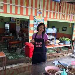 เจ๊แขก ก๋วยเตี๋ยวแชมป์สี่แยกไฟแดง รพ.เลย ( สาขาแรกสาขาเดียวเจ้าเก่าเจ้าเดิม)