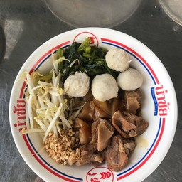เกาเหลาลูกชิ้นหมูตุ๋น