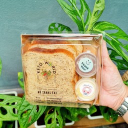 ขนมปังไฟเบอร์ คีโต ( 3 แผ่น พร้อมดิป 2 รส)