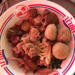 เกาเหลาลูกชิ้นเนื้อรวม