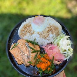 ข้าวหน้าแซลมอนเทอริยากิ