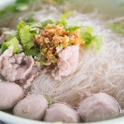 ก๋วยเตี๋ยวหมูน้ำใส