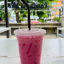 นมชมพูเย็น