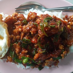 ข้าวผัดกระเพราไข่เยี่ยวม้าหมูสับ+ไข่ดาว พิเศษ