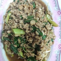 ผัดกระเพราหมูสับ
