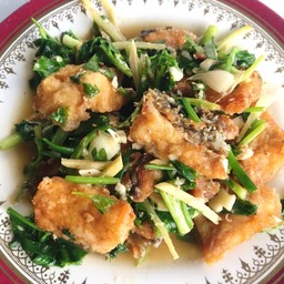 กระพงผัดขึ้นฉ่าย