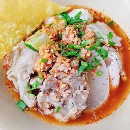 ก๋วยเตี๋ยวหมูต้มยำ