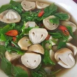แกงเลียงเห็ดฟางผักหวานป่า