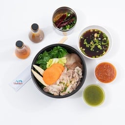ชาบูหมูพร้อมทาน(เนื้อหมูและผักลวกแล้ว)