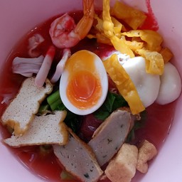 วุ้นเส้นเย็นตาโฟทะเล-ไข่ยางมะตูม