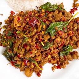 กะเพราคั่วแห้งหมู