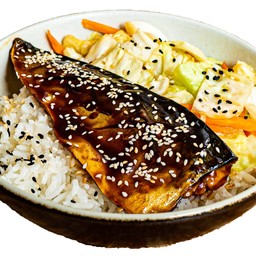 ข้าวปลาซาบะย่างซีอิ้วญี่ปุ่น ( พร้อมสลัด )