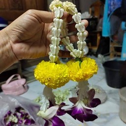 ร้านดอกไม้สดคุณย่า