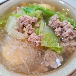 แกงจืดวุ้นเส้นเต้าหู้หมูสับ
