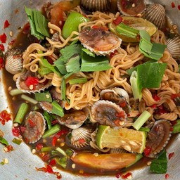 ตำหอยแครงมาม่า