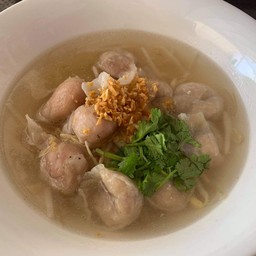 เกี๊ยวน้ำปลาสามย่าน