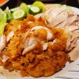 ข้าวมันไก่เจ๊อ้วน สุขุมวิท16 หลังตึกเลครัชดา