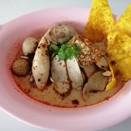 ก๋วยเตี๋ยวต้มยำเครื่องปลา