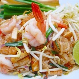 ผัดไทยกุ้งสด