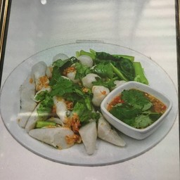 ลูกชิ้นปลาลวกจิ้ม น้ำจิ้มแซ่บ