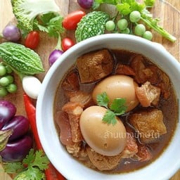 พะโล้หมูสามชั้น