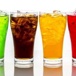 เครื่องดื่มน้ำอัดลมใส่แก้วกลับบ้าน