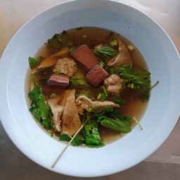 ต้มเลือดหมู หมูสับ ใส้กระเพาะเลือด