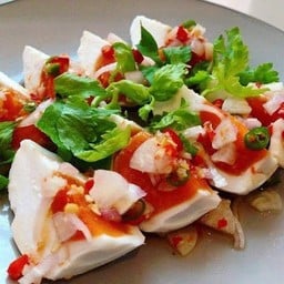 ยำไข่เค็ม