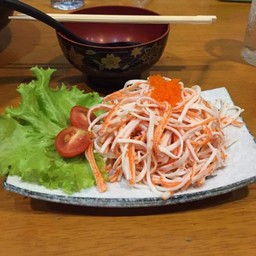 สลัดปูอัดไข่กุ้งซอสวาซาบิ