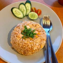 ข้าวผัดปลาแซลมอน