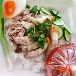 ข้าวหมูกรอบ