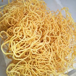 หมี่กรอบ