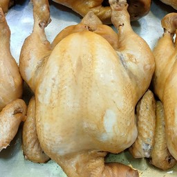 ไก่เนื้อ (แบบไม่มีหัว) ต้มน้ำปลา