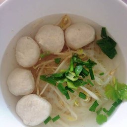 เส้นเล็กลูกชิ้นหมู