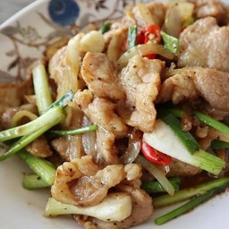 หมูน้ำมันหอย-กับข้าว