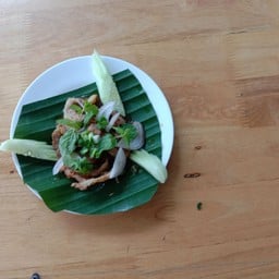 หมูน้ำตก