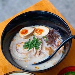 ทงคตสึราเมน (น้ำข้น)