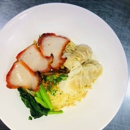 บะหมี่เกี๊ยวหมูแดง