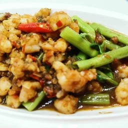 ผัดผักบุ้งหน้ากุ้งกะปิ